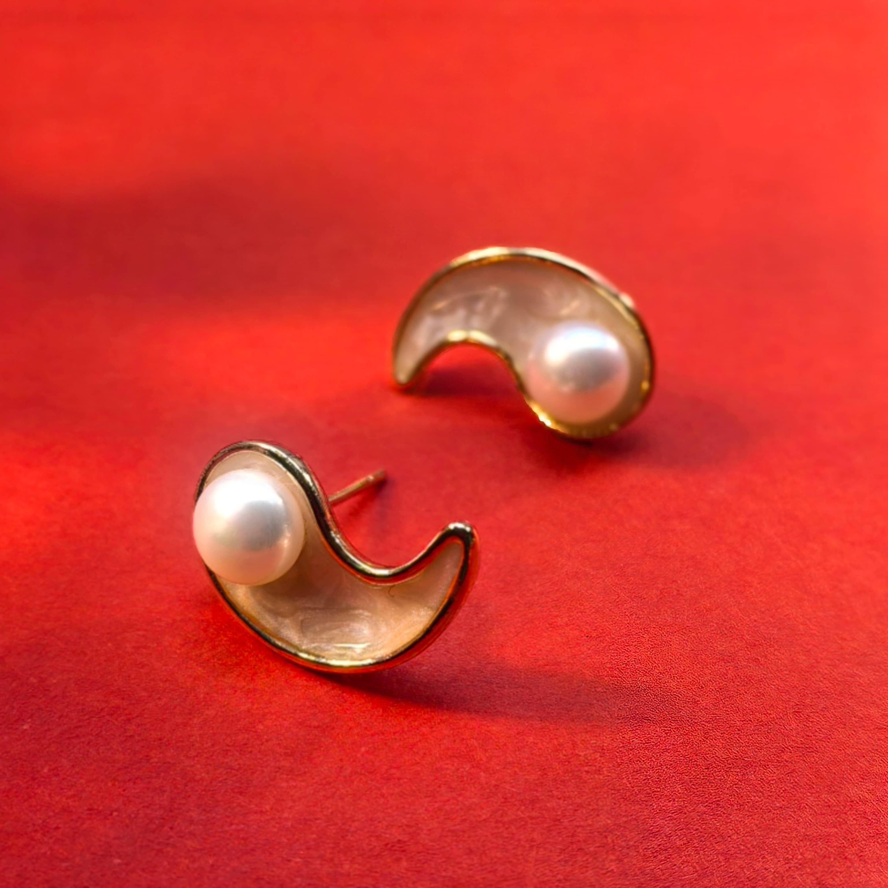 Natural Freshwater Pearl Earrings- Taiji